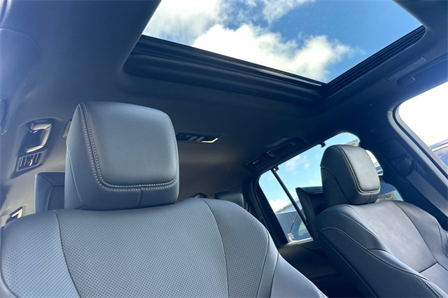 2025 Lexus LX 600 Luxury photo 5