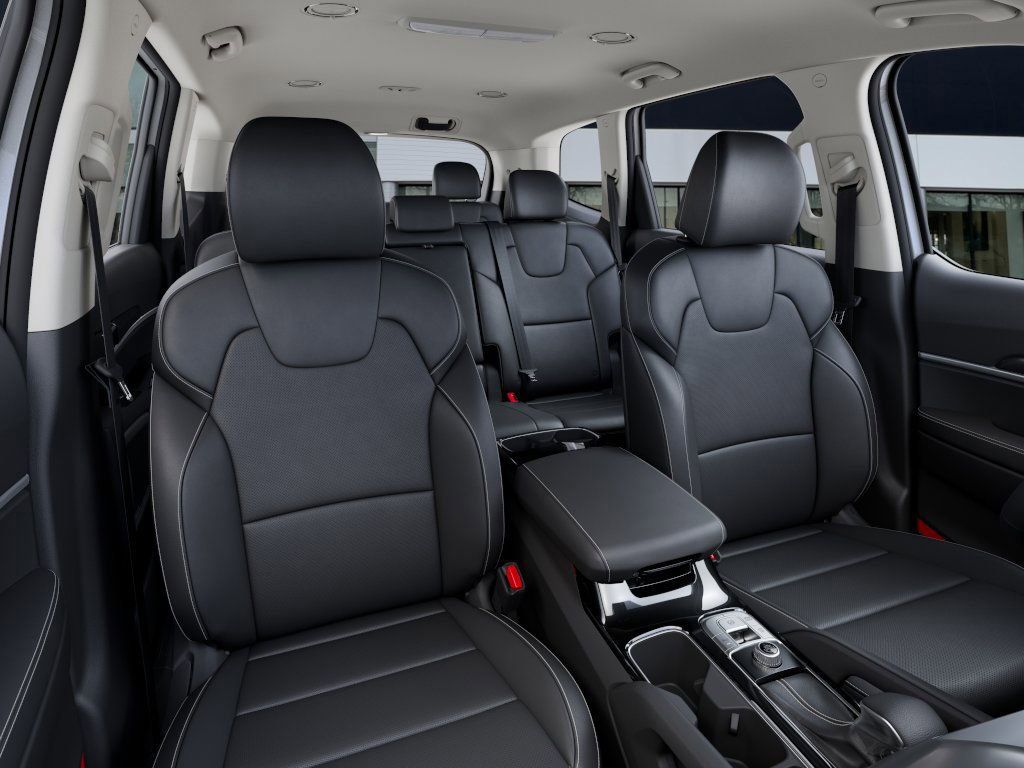 2025 Kia Telluride LX photo 15