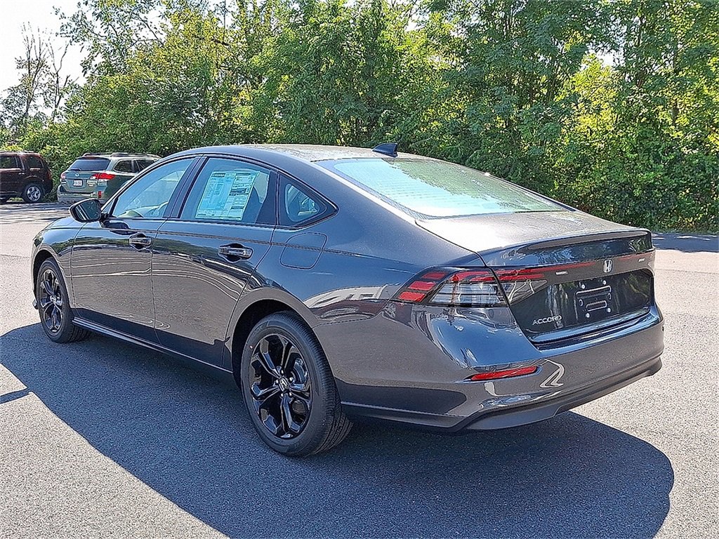 2025 Honda Accord SE photo 3