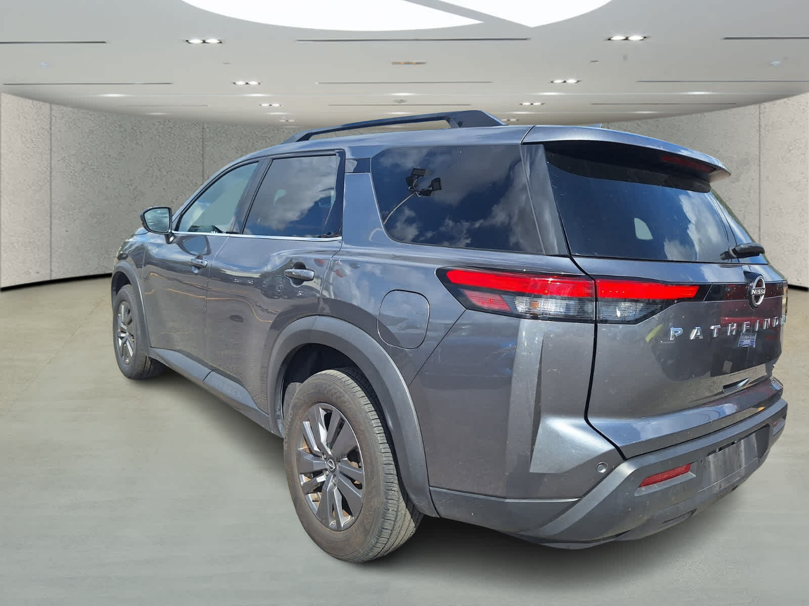 2024 Nissan Pathfinder SV photo 3