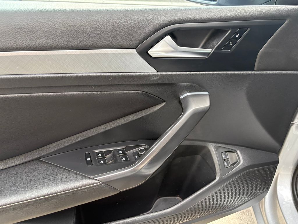 2022 Volkswagen Jetta 1.5T SE photo 13