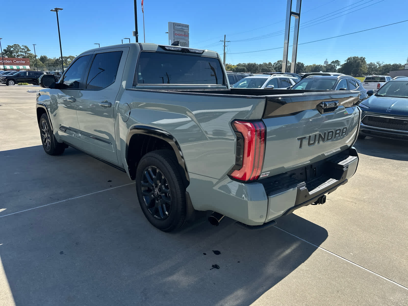 2025 Toyota Tundra Platinum photo 4
