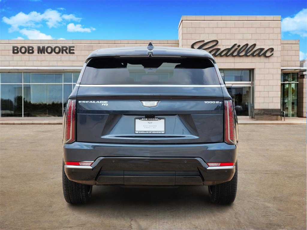 2025 Cadillac Escalade IQ Luxury photo 6