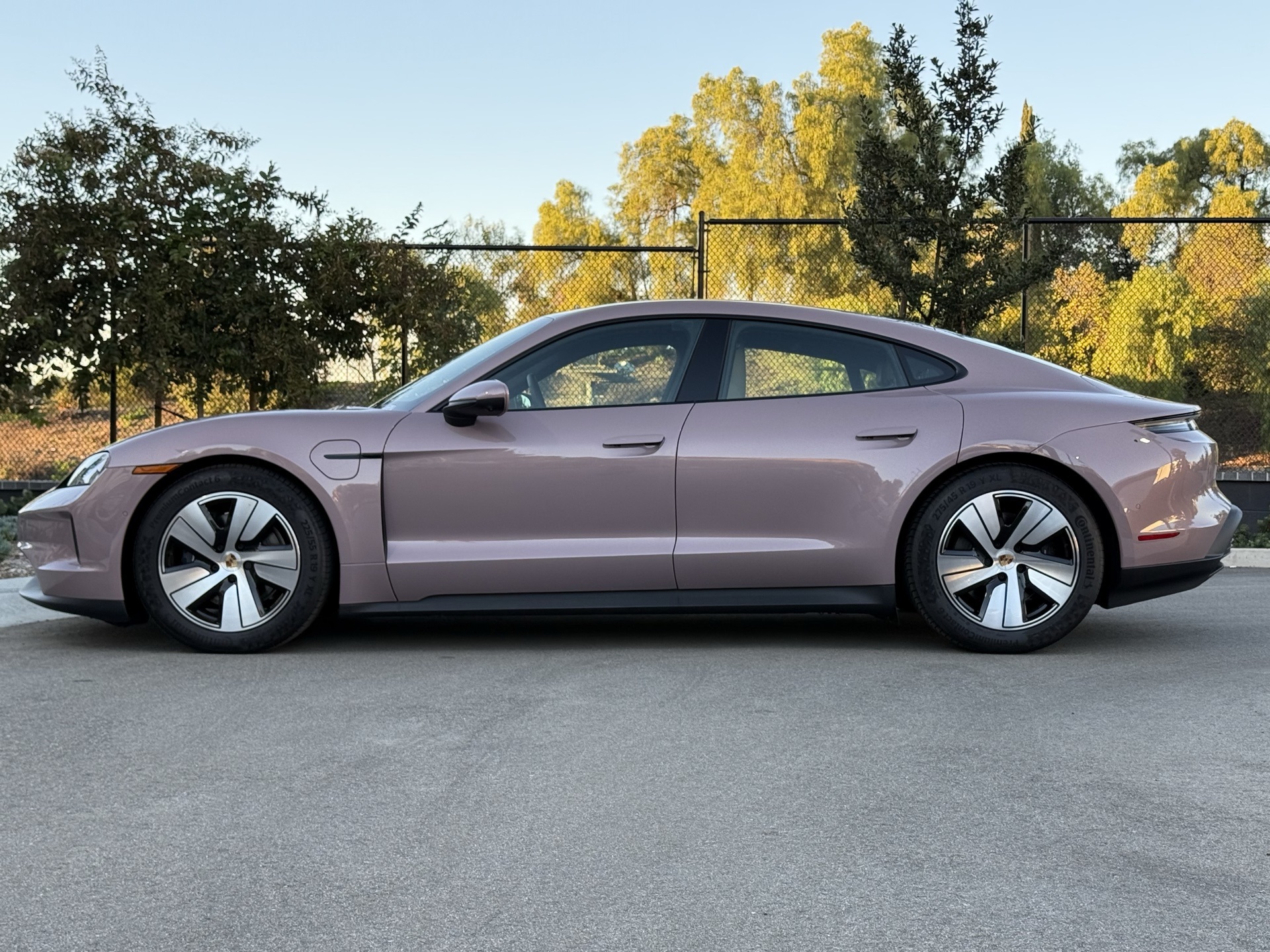 2025 Porsche Taycan 4 photo 2