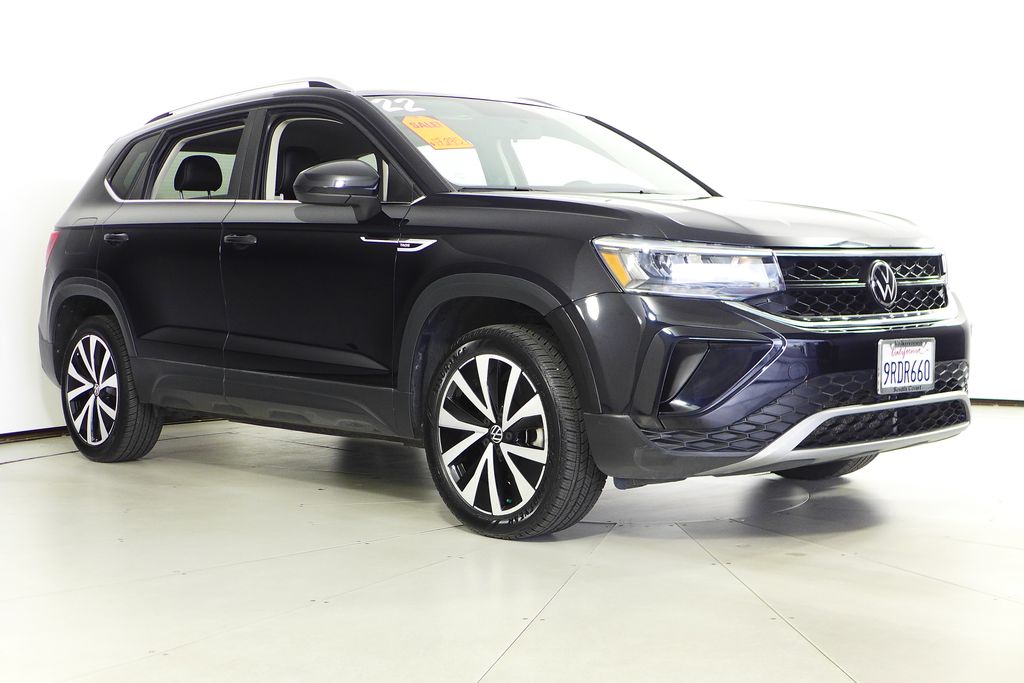 2022 Volkswagen Taos SE photo 4
