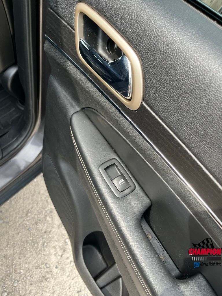 2015 Jeep Grand Cherokee Limited photo 25