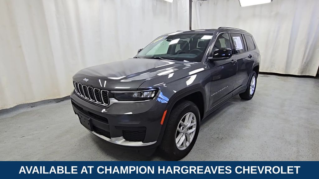 2023 Jeep Grand Cherokee Laredo photo 3