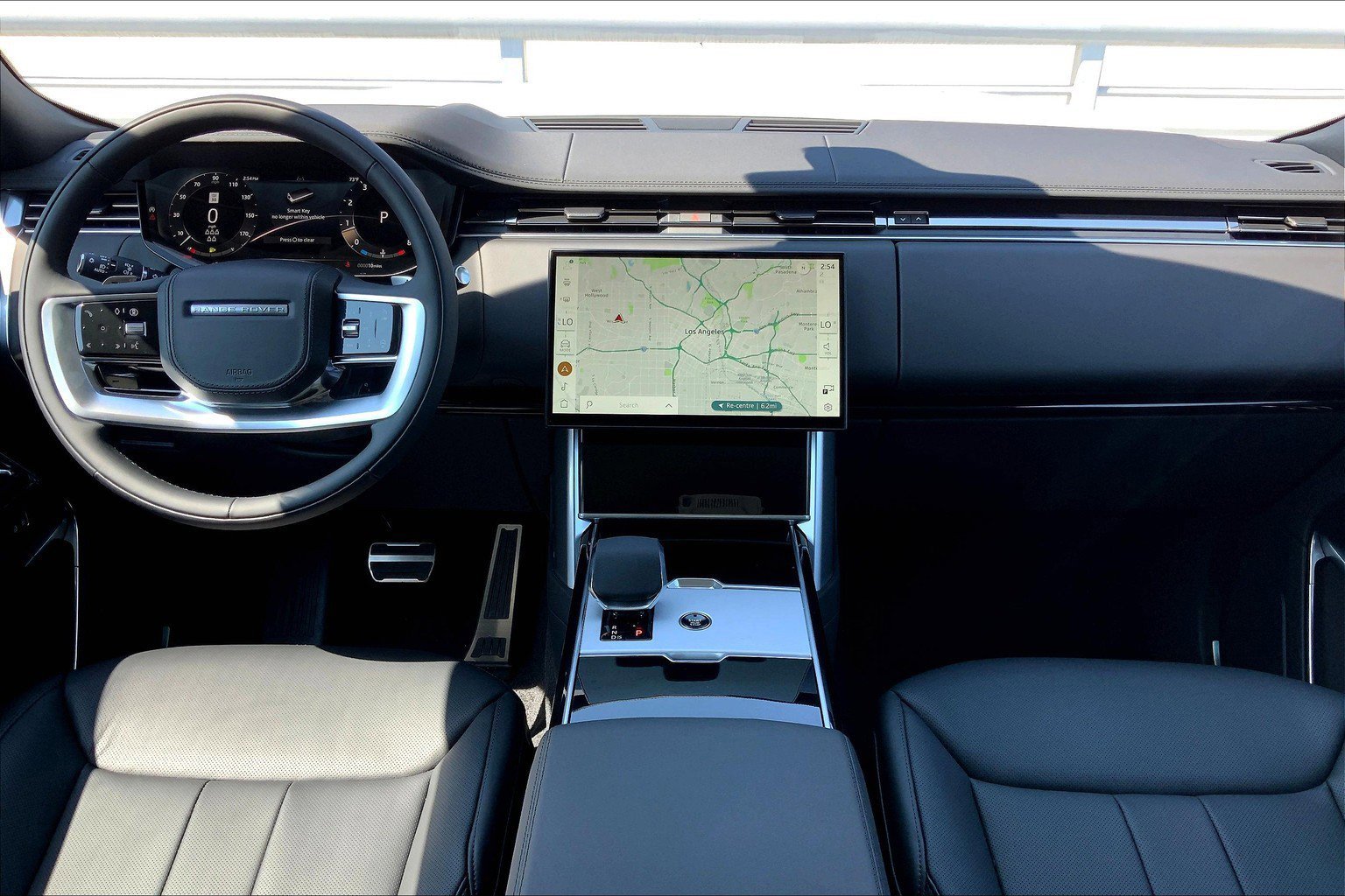 2025 Land Rover Range Rover SE photo 9