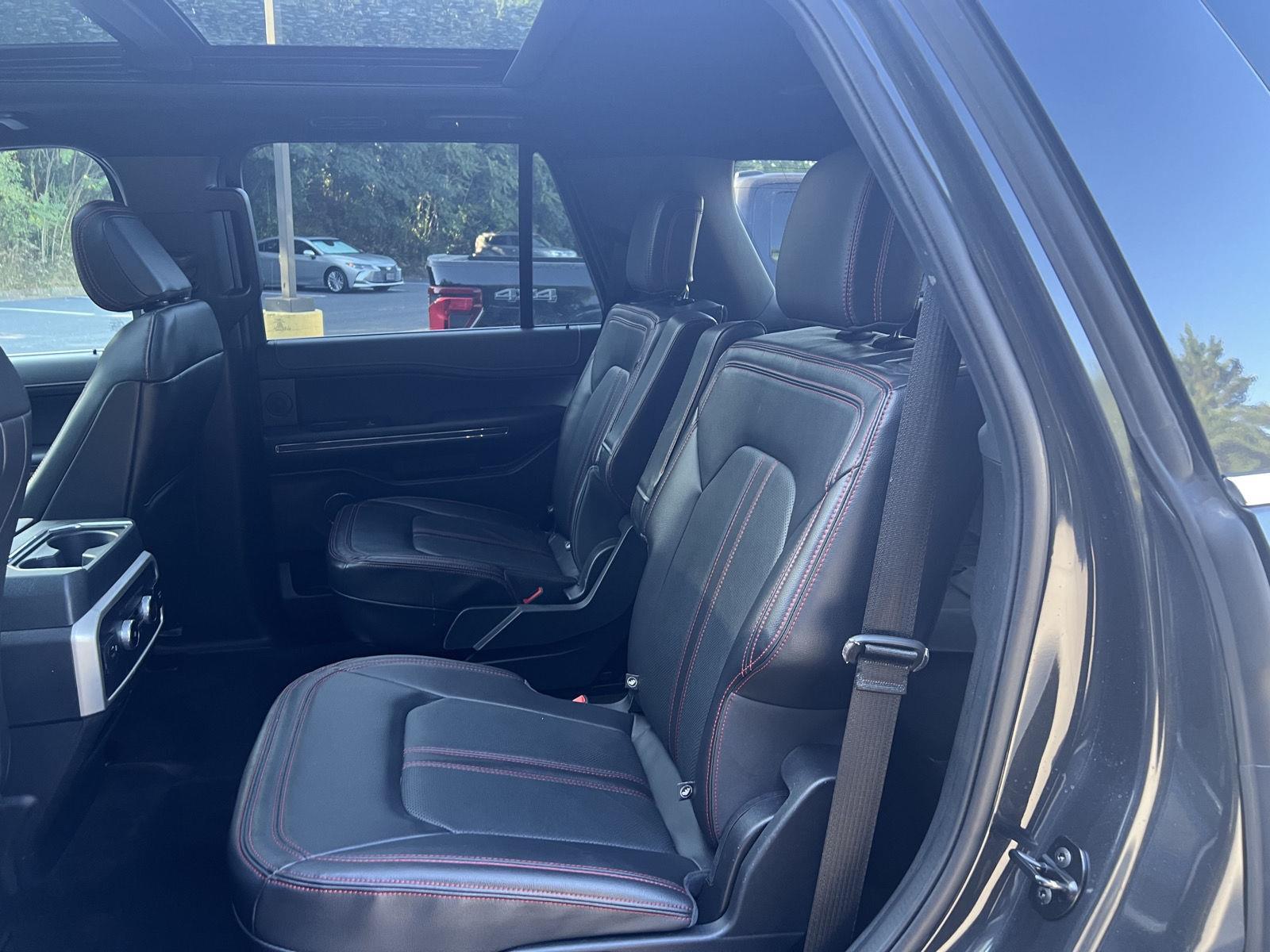 2022 Ford Expedition Limited photo 9