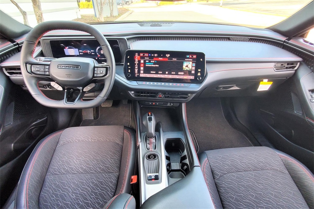 2025 Dodge Charger R/T photo 17