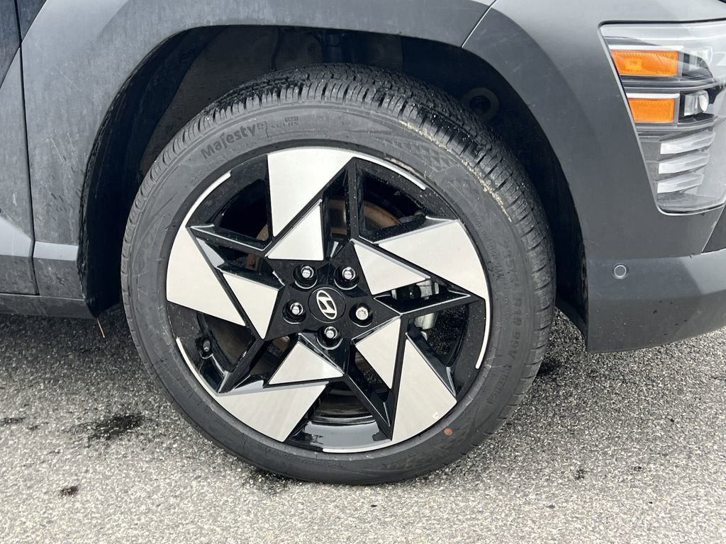 2024 Hyundai Kona Limited photo 3