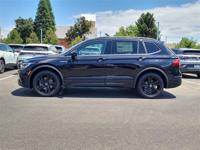 2024 Volkswagen Tiguan SE R-Line Black photo 2