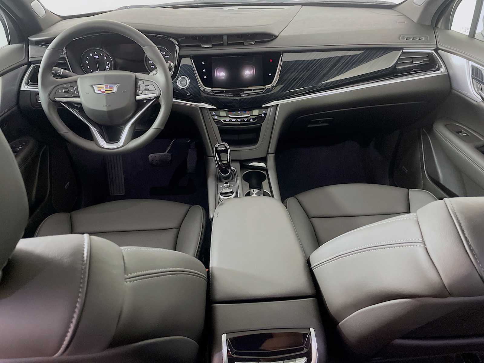 2025 Cadillac XT6 Premium Luxury photo 3