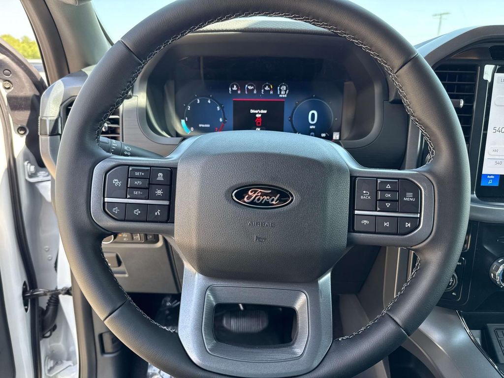 2025 Ford F-150 XLT photo 9