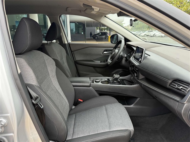 2023 Nissan Rogue SV photo 13