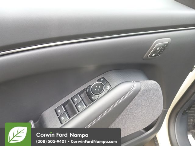 2025 Ford Mustang Mach-E Premium photo 11