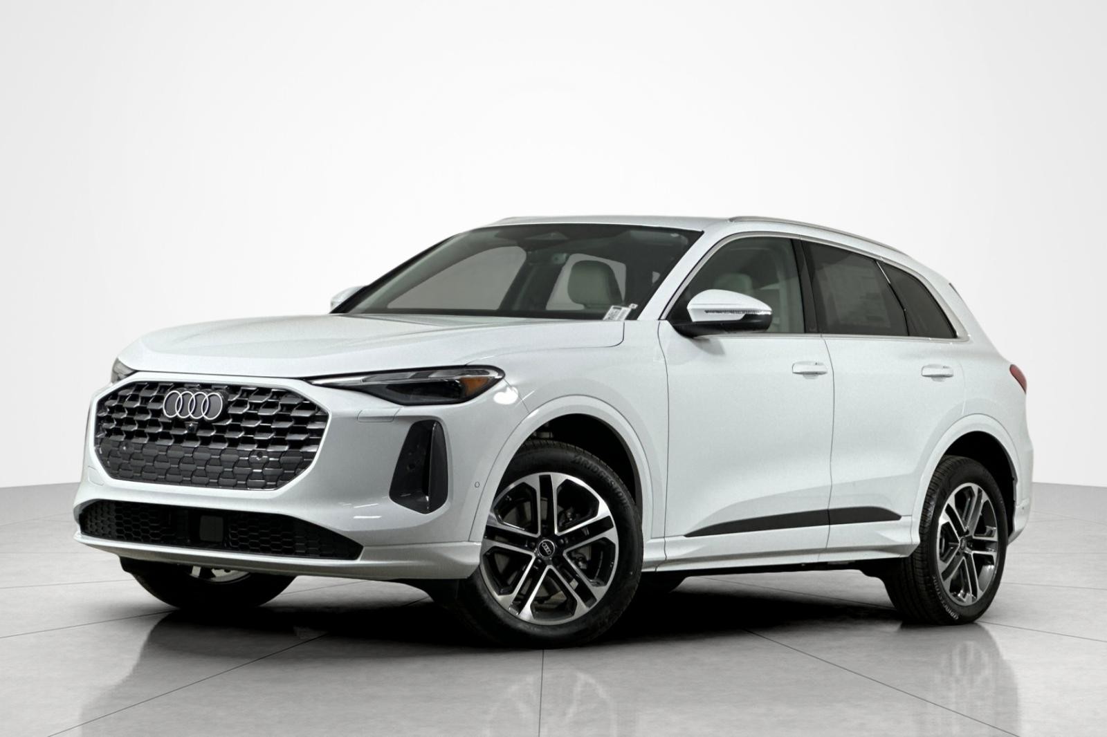 2025 Audi New Q5 Premium's photo