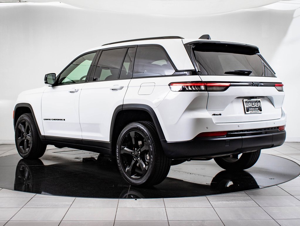 2023 Jeep Grand Cherokee Altitude photo 5