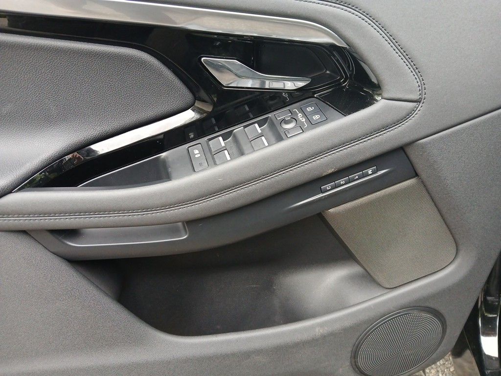 2023 Land Rover Range Rover Evoque R-Dynamic SE photo 10