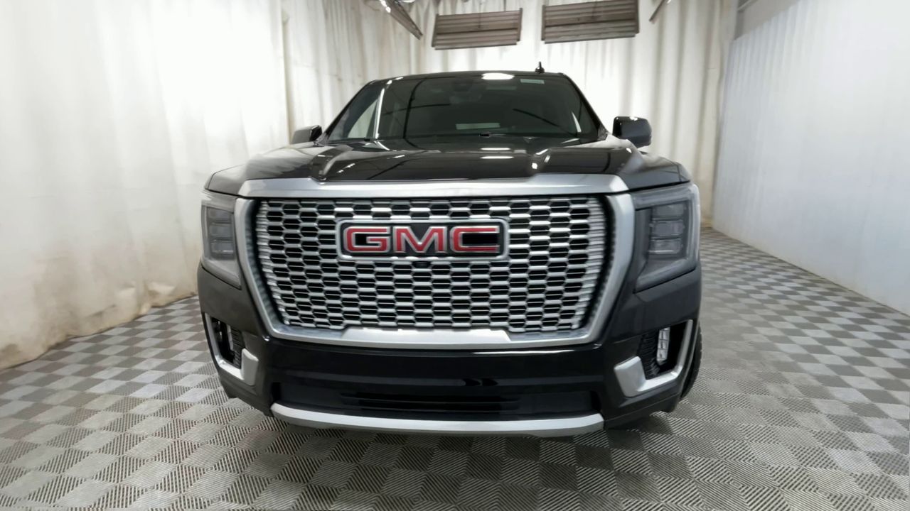 2021 Gmc Yukon Denali photo 3