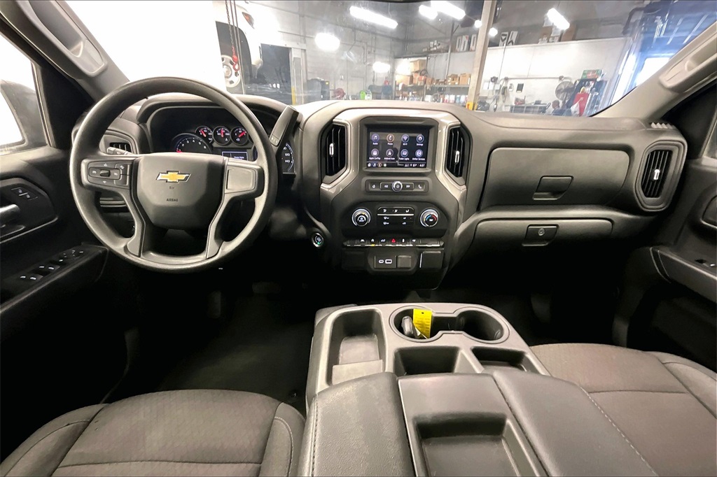 2024 Chevrolet Silverado 1500 Custom photo 13