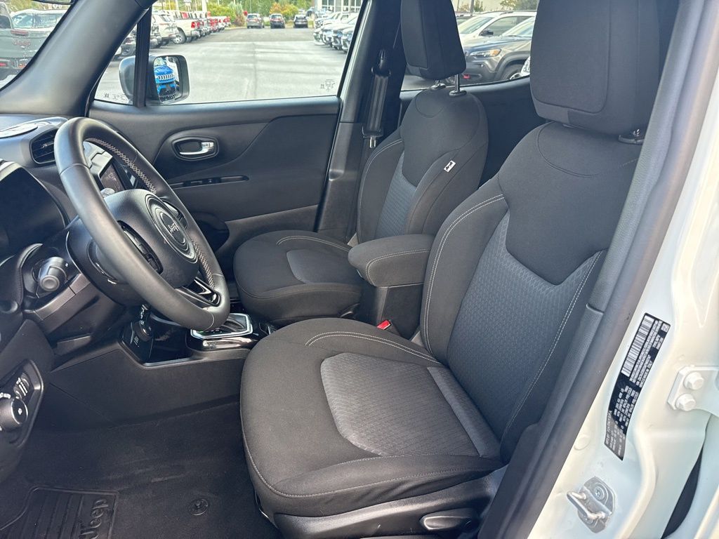 2021 Jeep Renegade Latitude photo 11