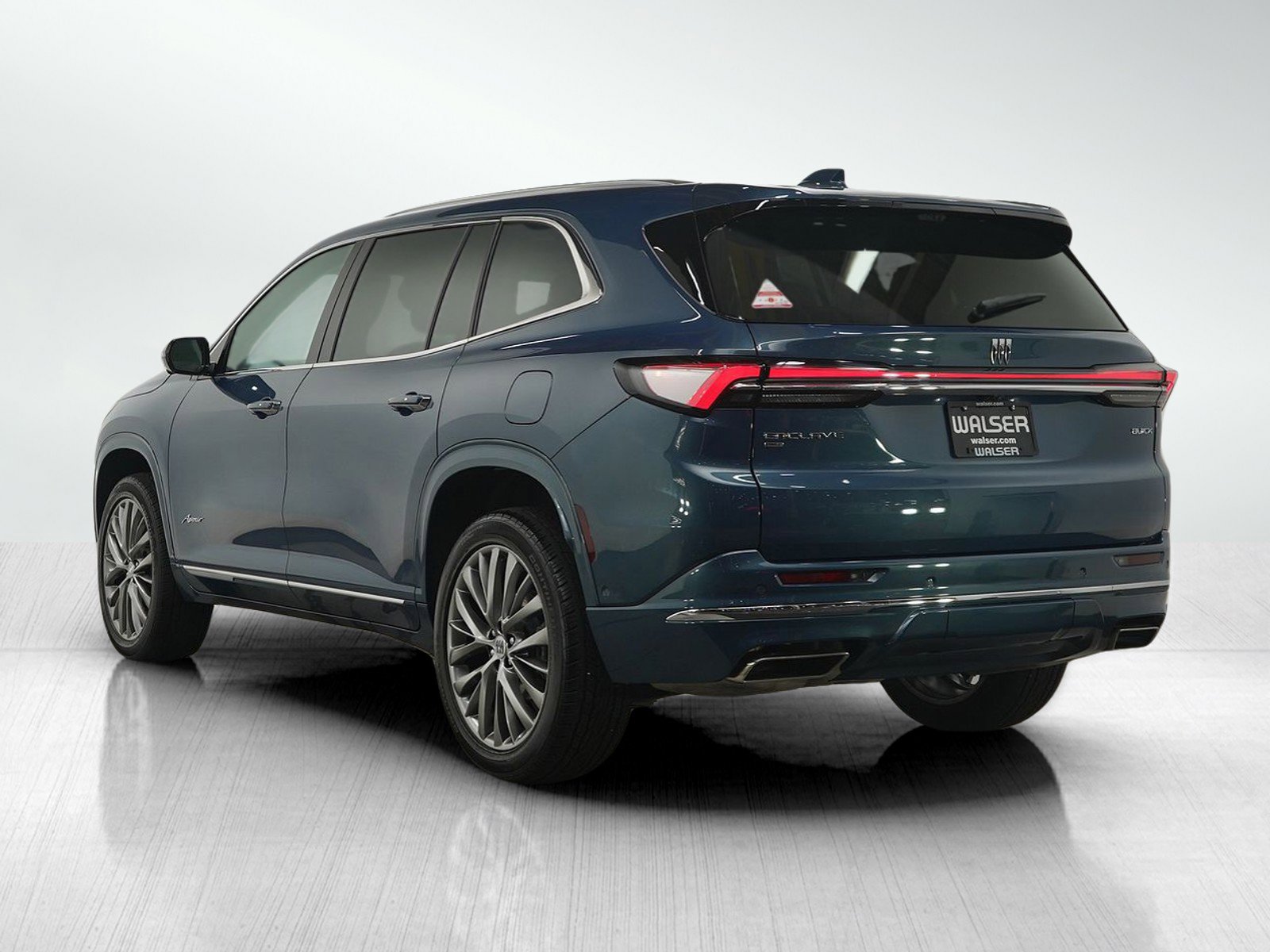 2025 Buick Enclave Avenir photo 3