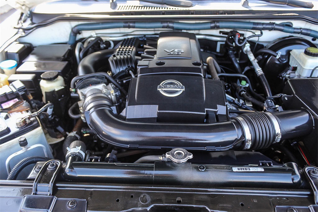 2012 Nissan Pathfinder SV photo 24