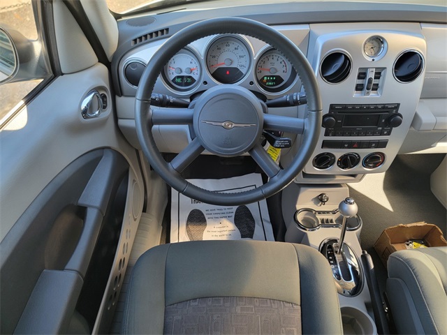 2010 Chrysler PT Cruiser Touring photo 23