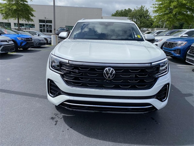 2025 Volkswagen Atlas Cross Sport SEL Premium R-Line photo 2