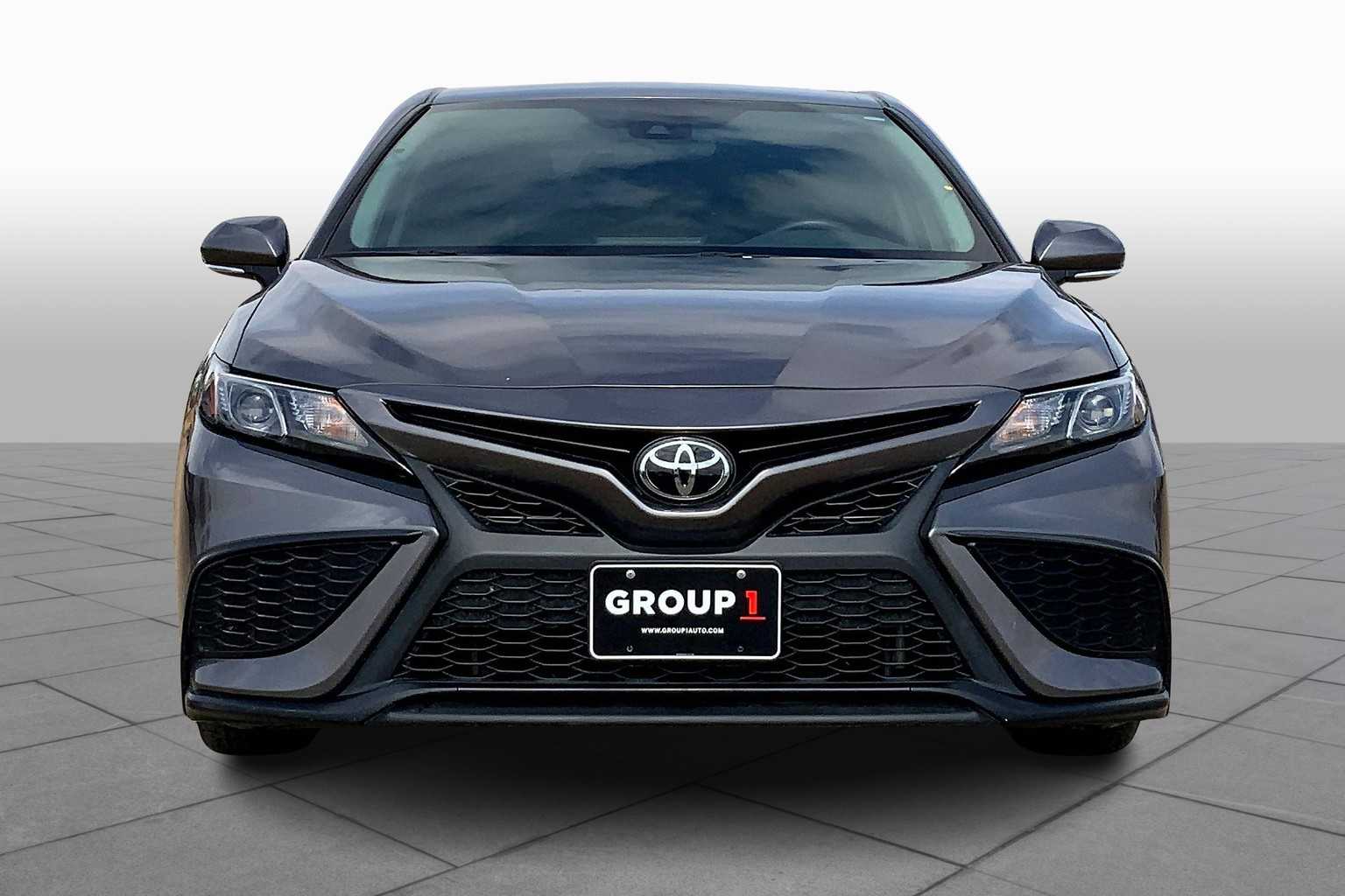 2023 Toyota Camry SE photo 3