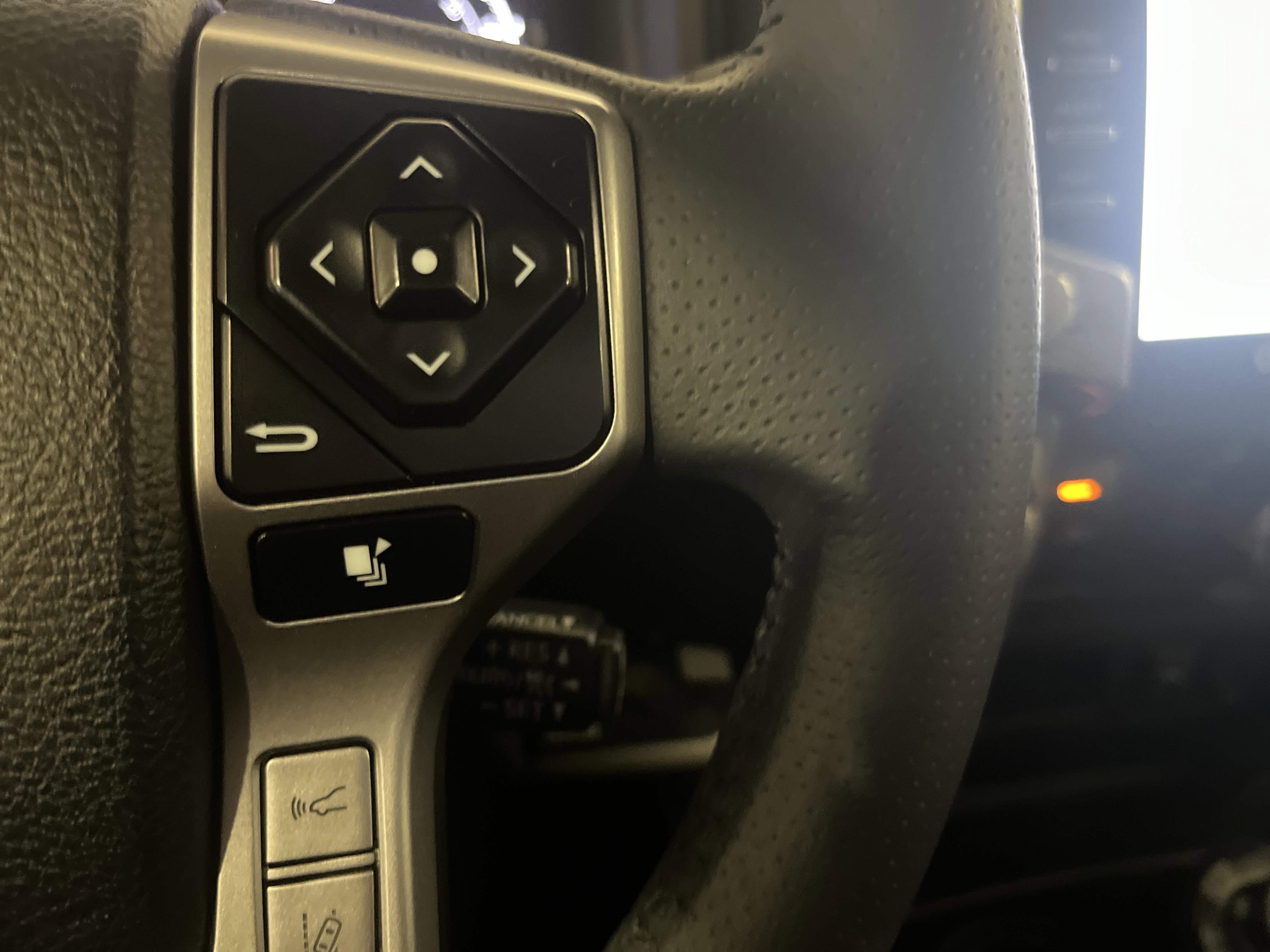 2022 Toyota 4Runner SR5 Premium photo 16