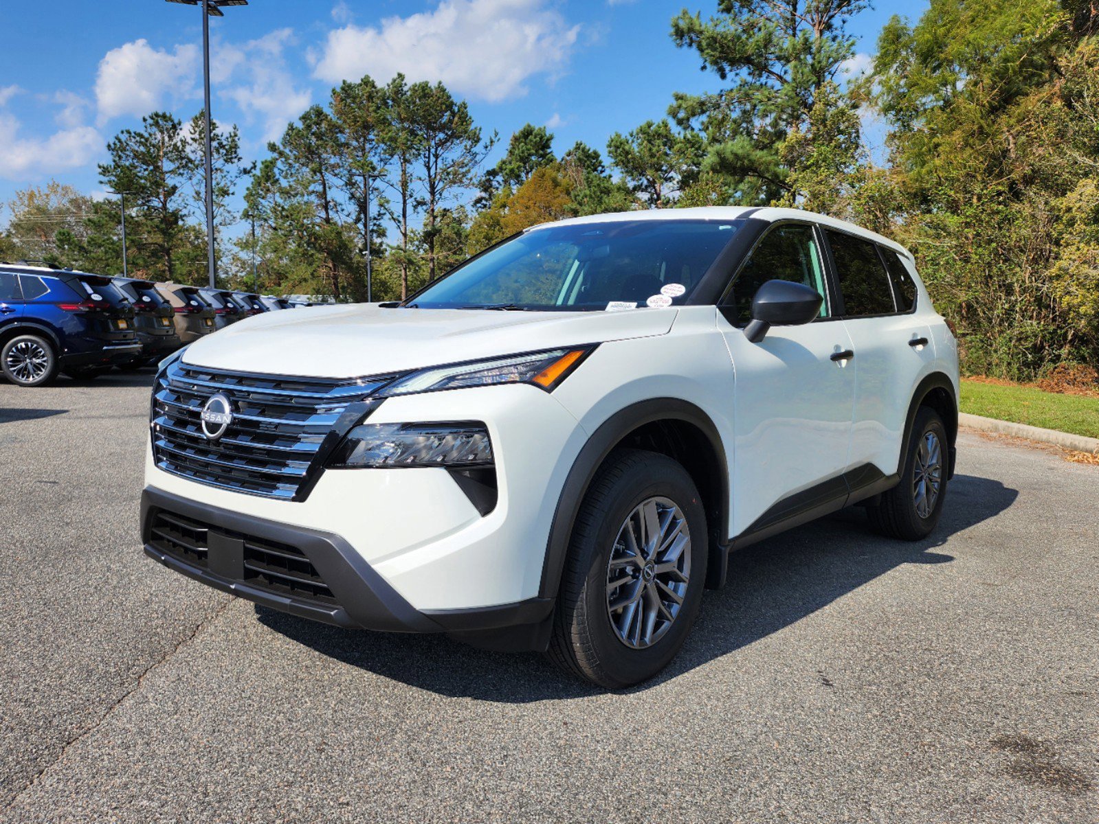 2026 Nissan Rogue S photo 6