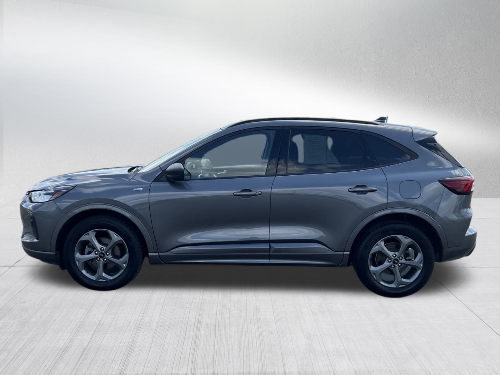 2023 Ford Escape ST-Line photo 4