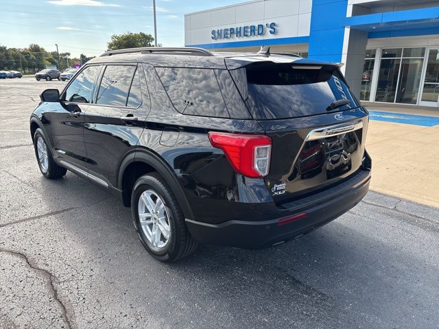 2024 Ford Explorer XLT photo 3