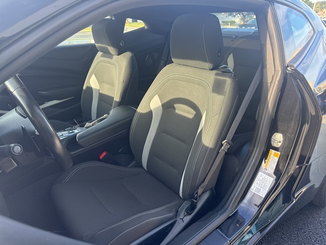 2019 Chevrolet Camaro 1LT photo 9