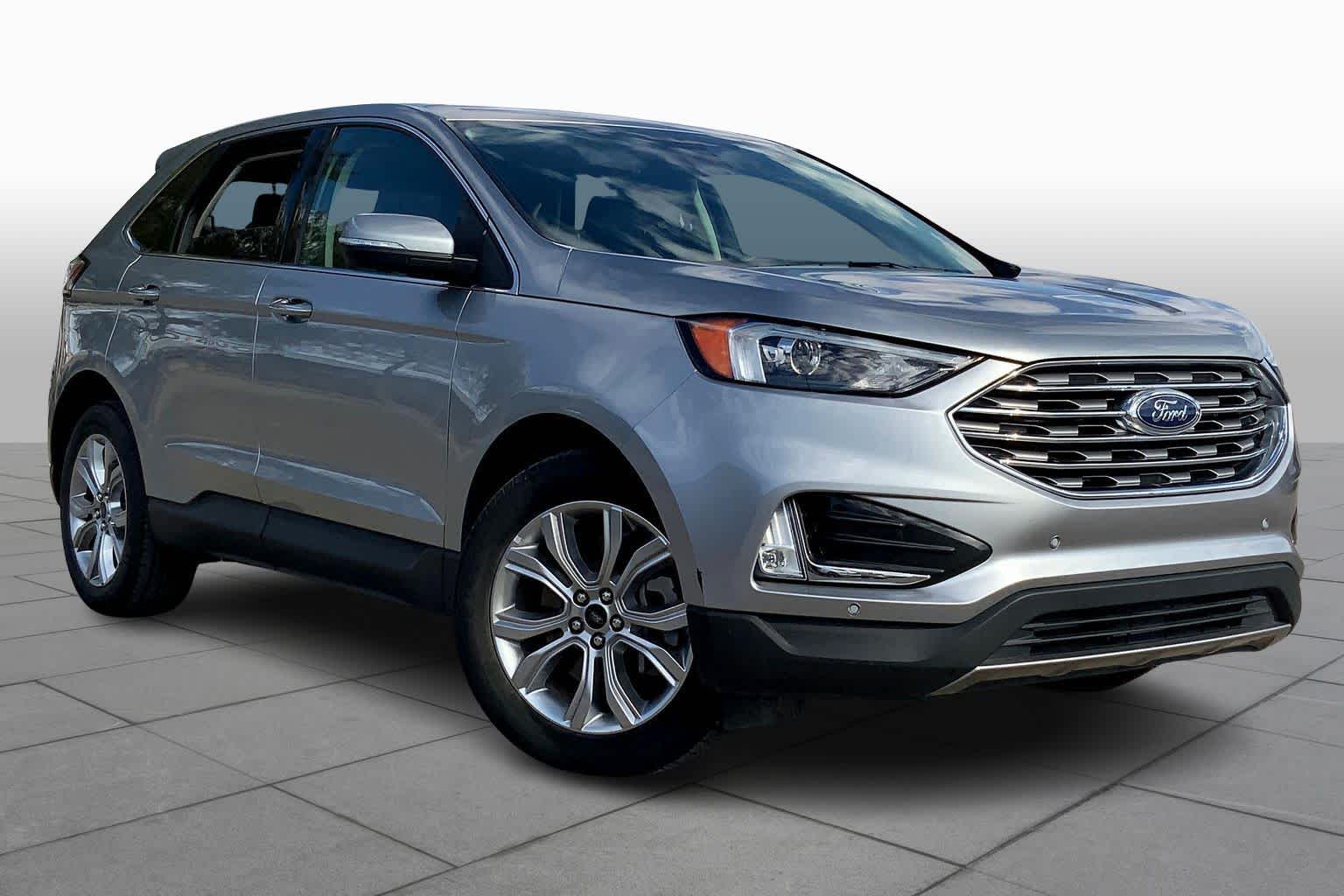2024 Ford Edge Titanium photo 2