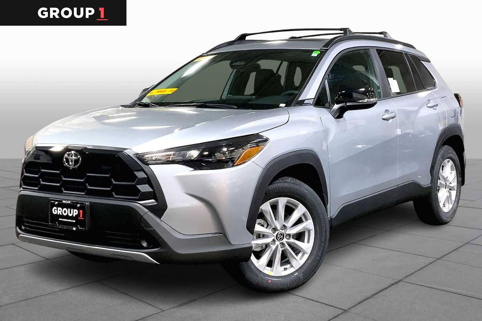 2026 Toyota Corolla Cross LE's photo