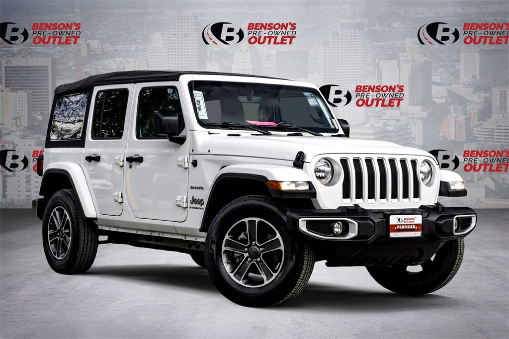 2023 Jeep Wrangler 4-Door Sahara's photo
