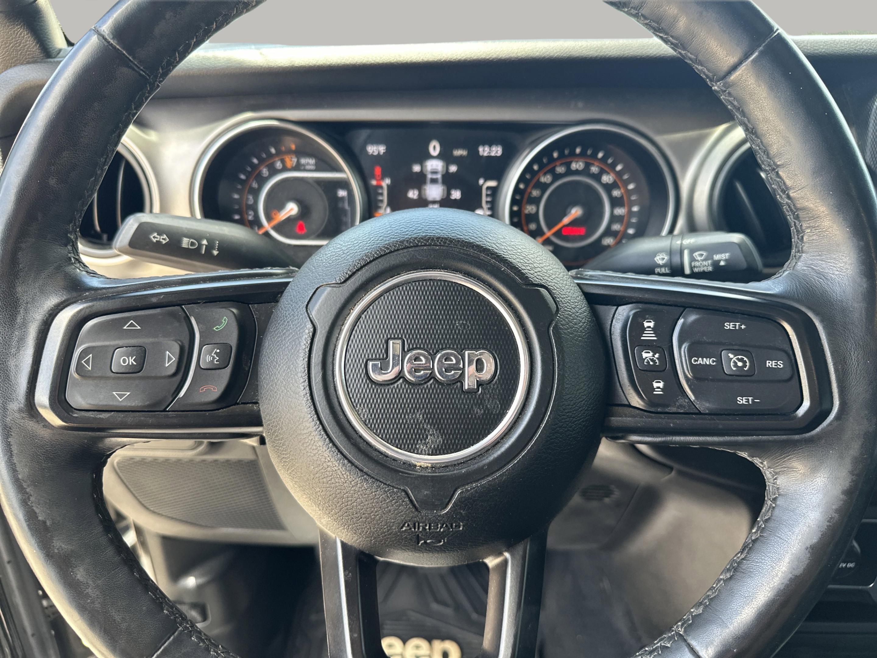 2020 Jeep Gladiator Sport photo 21