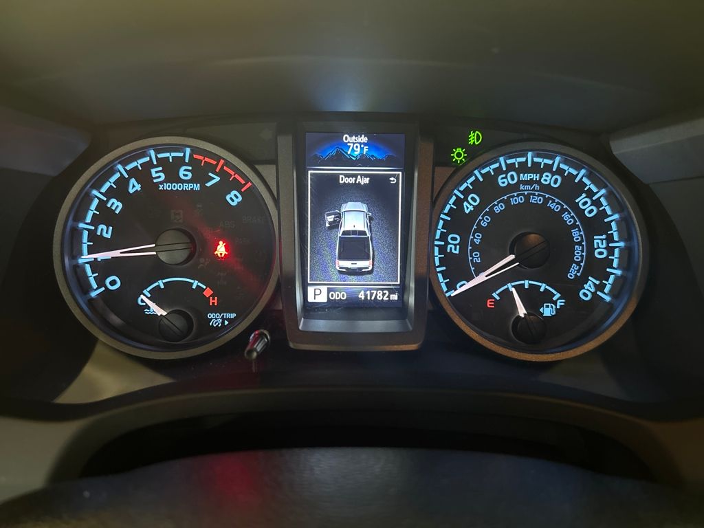 2023 Toyota Tacoma TRD Off-Road photo 13