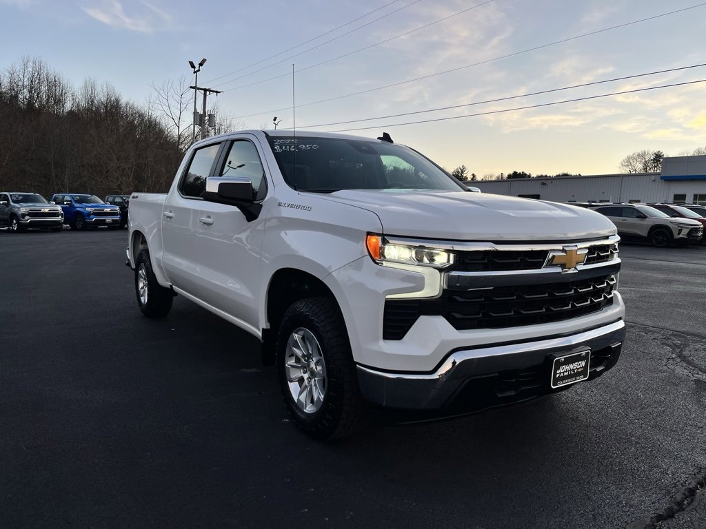 2025 Chevrolet Silverado 1500 LT's photo