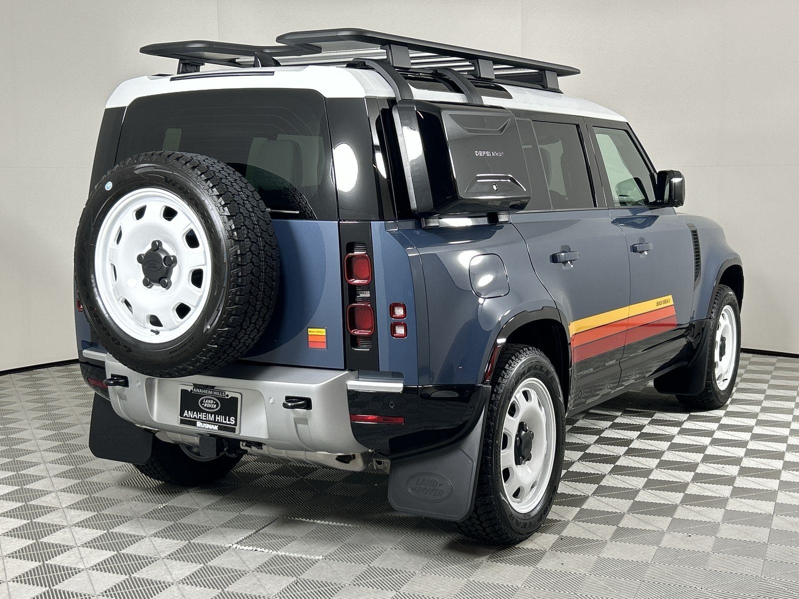 2025 Land Rover Defender 110 S photo 5