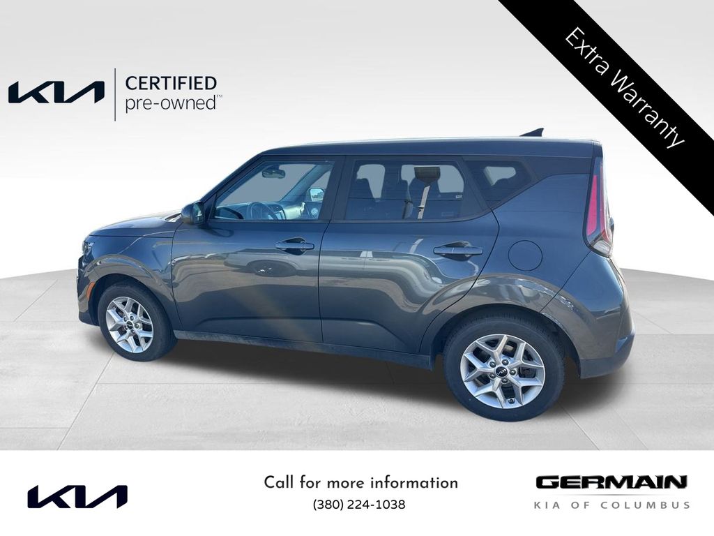 2023 Kia Soul LX S photo 2