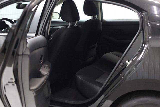 2025 Nissan Sentra SV photo 16
