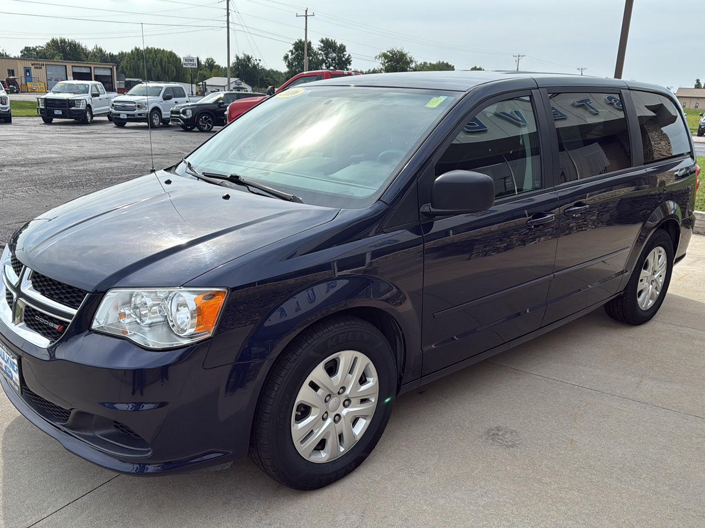 2016 Dodge Grand Caravan SE photo 3