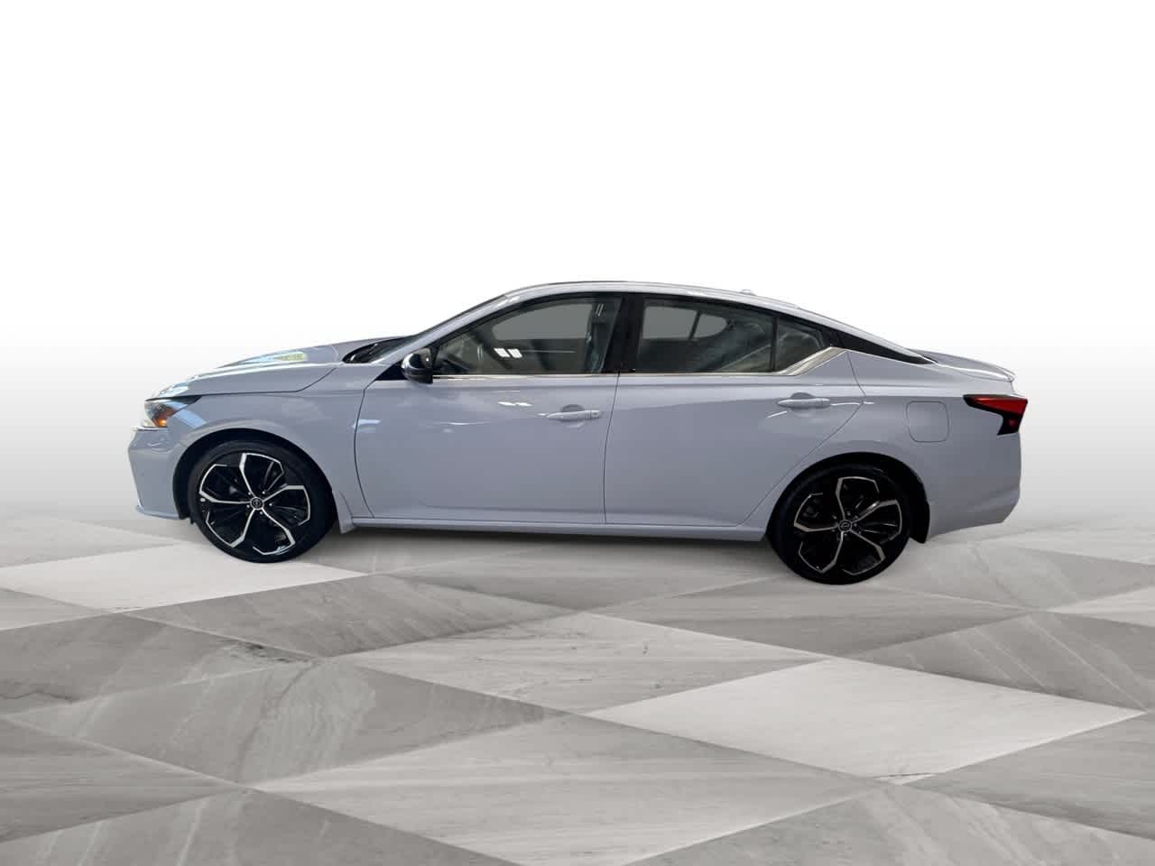 2024 Nissan Altima 2.5 SR photo 4