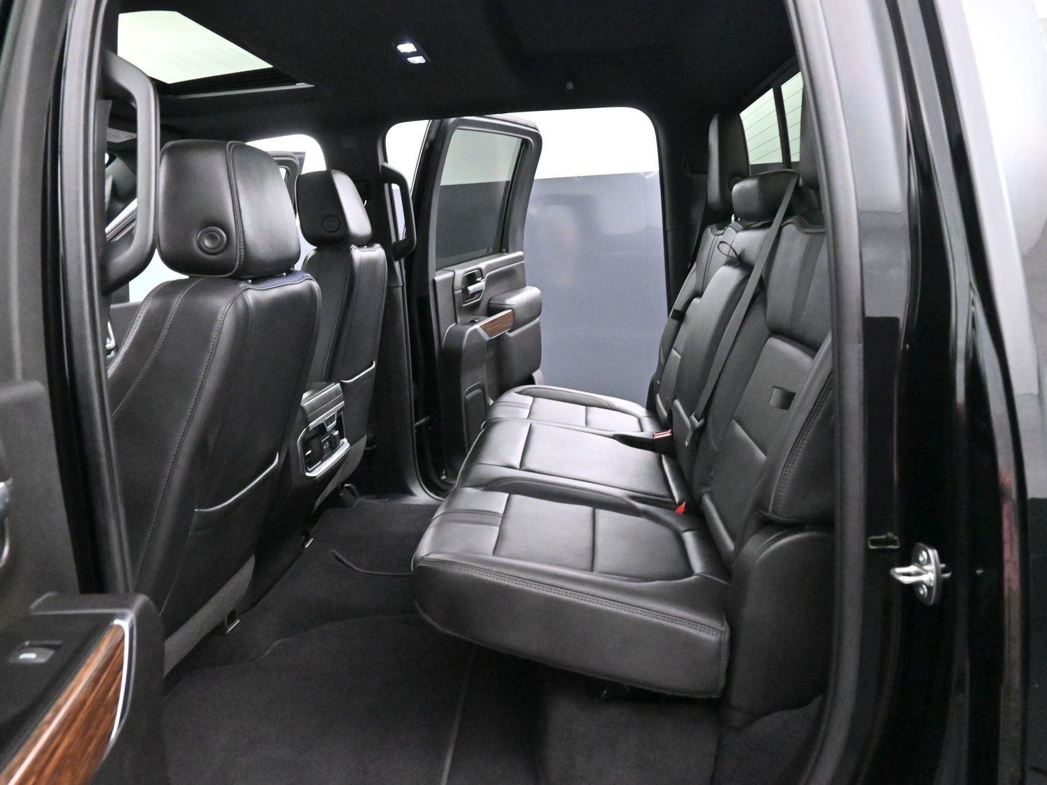 2023 Chevrolet Silverado 2500HD High Country photo 28