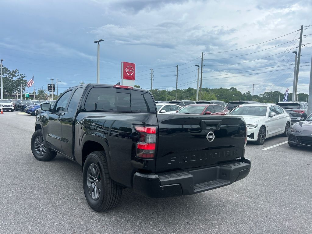 2025 Nissan Frontier SV photo 3