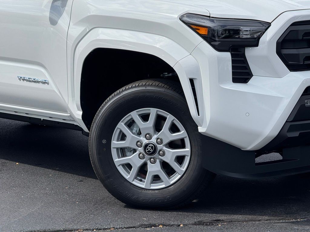 2025 Toyota Tacoma SR5 4x4 Double Cab photo 3